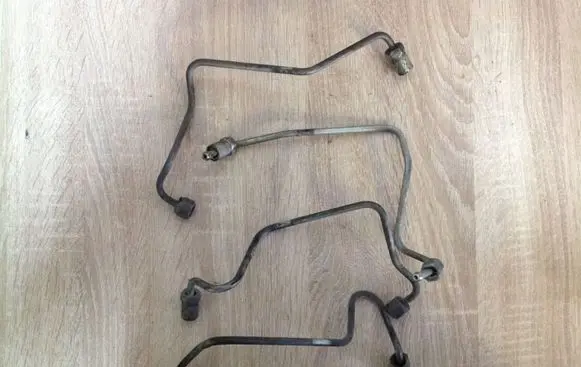 Audi A8 S8 D2 4D Fuel line pipe