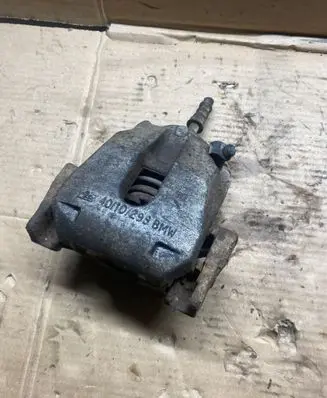 BMW 5 E39 Rear brake caliper 4010298