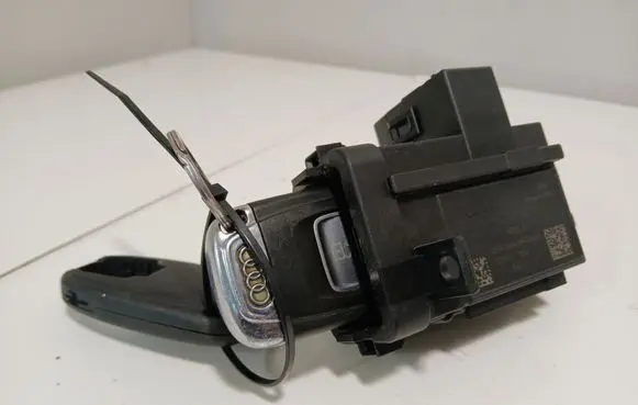 Audi A4 S4 B8 8K Ignition lock 8K0909131