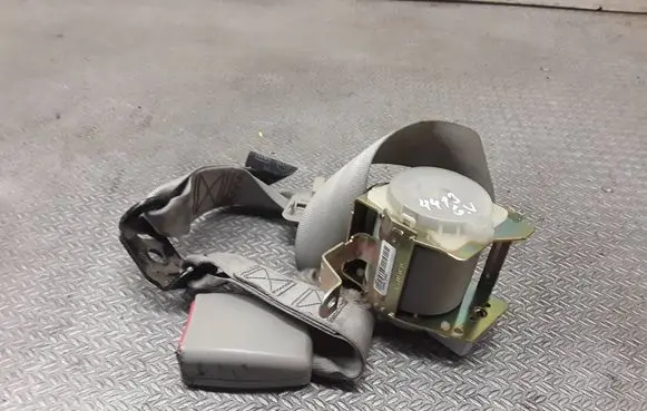 KIA Opirus Middle seatbelt (rear) 