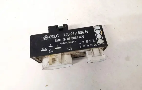 Volkswagen Golf IV Coolant fan relay 1j0919506h 898884000