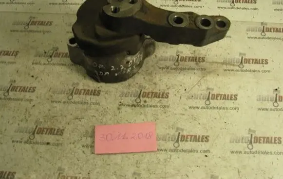 Honda Accord Engine mount bracket