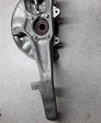 Mercedes-Benz GLE (W166 - C292) Front wheel hub spindle knuckle A1664210120 16609