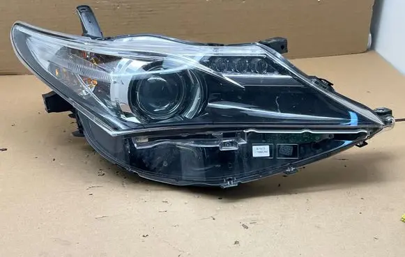 Toyota Auris E180 Headlight/headlamp 8115002K30