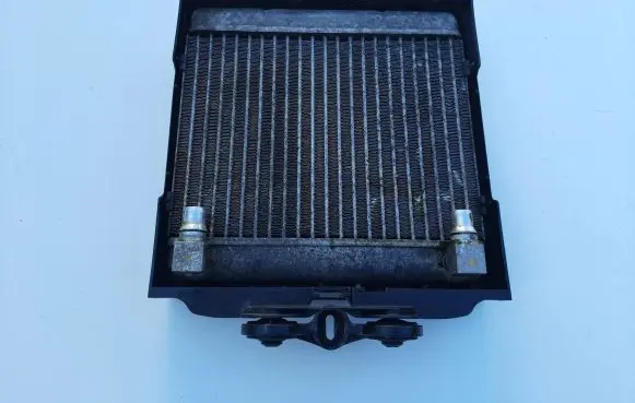Engine oil radiator