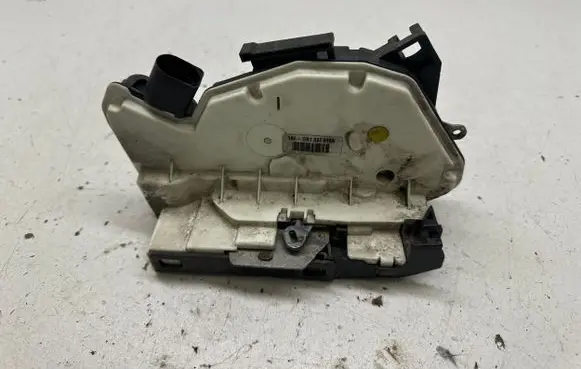 Seat Ibiza IV (6J,6P) Front door lock 5N1837016A