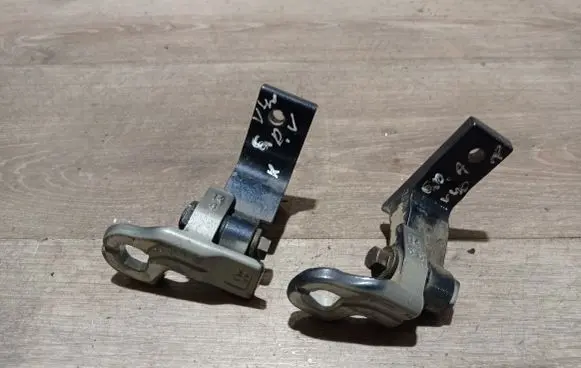 Rear door hinge set