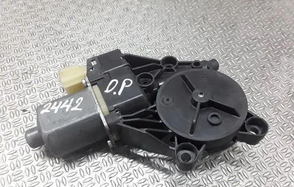 Ford Fiesta Front door window regulator motor 0130822407