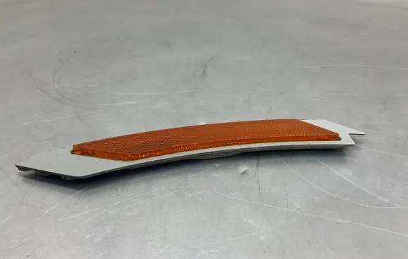 BMW 3 E90 E91 Front reflector 7205397
