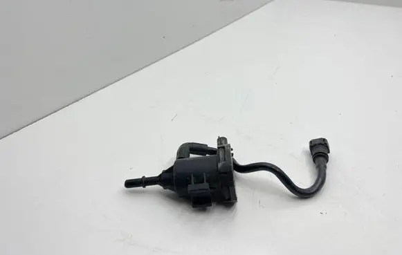 Mercedes-Benz C W205 Vacuum valve A0014760532