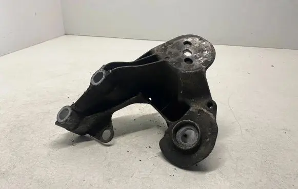 Audi A6 S6 C6 4F Engine mounting bracket 4F0199351AG