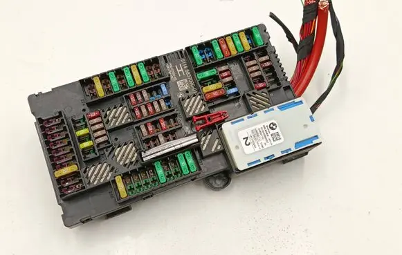 BMW 5 G30 G31 G38 Fuse module 6837090 6992957 18B179AA0522