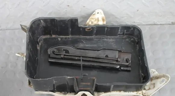Honda CR-V Battery tray 
