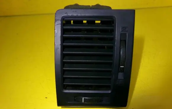 Hyundai Getz Dashboard side air vent grill/cover trim