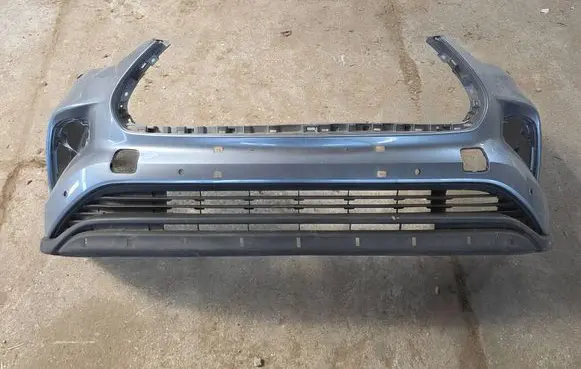 Toyota Highlander XU70 Front bumper 521190E400