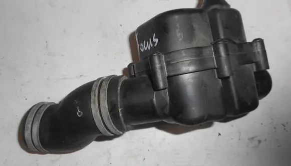 Ford Focus Intake resonator BV619P437AC