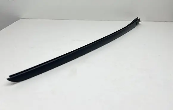 BMW M4 G82 G83 Windshield trim 7475010