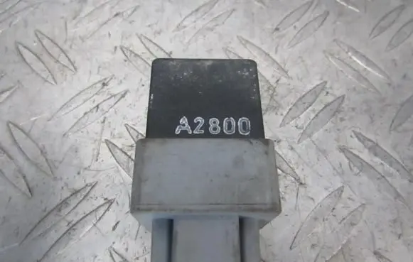 Mitsubishi Carisma Other relay mb953394