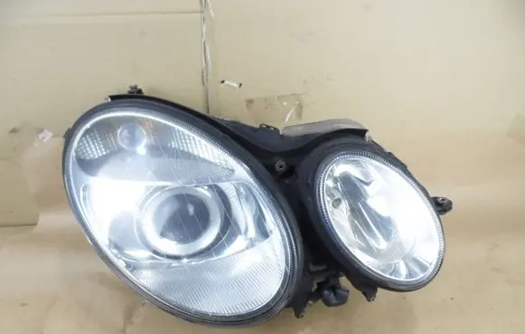 Mercedes-Benz E W211 Headlight/headlamp A0038205826 770256 5DF00870402