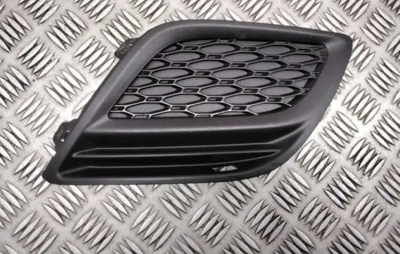 Volvo XC60 Front bumper lower grill 31290657