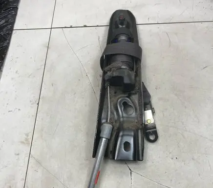 Volvo XC90 Front seatbelt 8619629