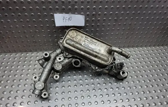 Toyota RAV 4 (XA30) Engine oil radiator S26405575 157100R010