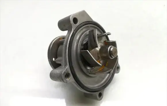 Mercedes-Benz A W168 Water pump 1662010310