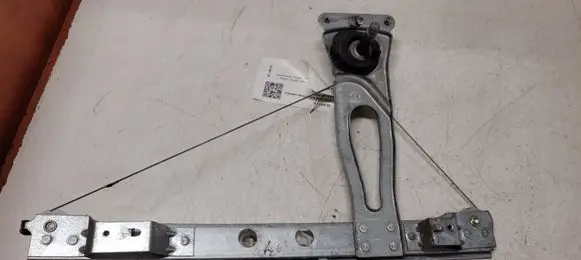 Rear door manual window regulator