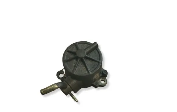 Mazda 626 Vacuum pump B02702