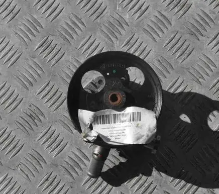 Opel Insignia A Power steering pump 55563329
