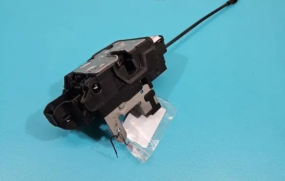 Volvo V40 Front door lock 31440391 IMPRK1485804