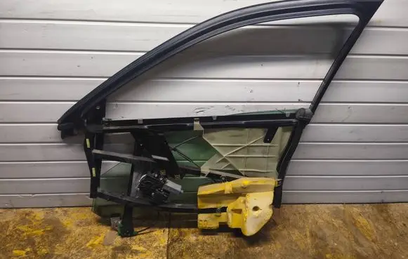 Audi A4 S4 B5 8D Sliding door window regulator with motor 8D0887398
