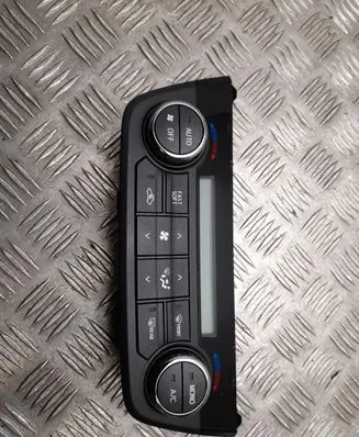 Toyota RAV 4 (XA40) Climate control unit 5590042460