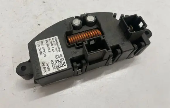 Skoda Octavia Mk3 (5E) Heater blower fan relay 5Q0907521E
