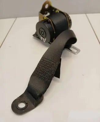 Mini One - Cooper R50 - 53 Rear seatbelt 7055962 530101002