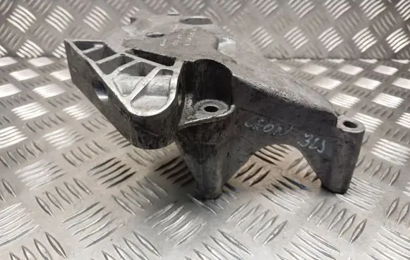 Seat Leon (1P) Engine mounting bracket 03G199207G