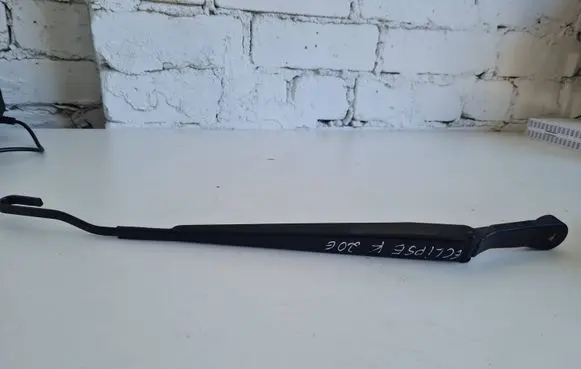 Mitsubishi Eclipse Front wiper blade arm 24009787