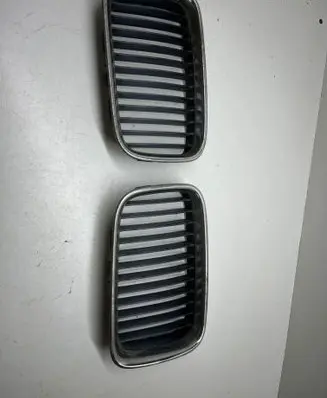 BMW 3 E36 Front grill 51138122237 51138122238