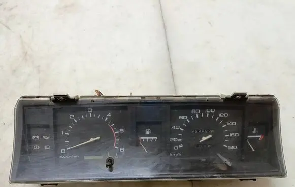 Nissan Terrano Speedometer (instrument cluster) 768B