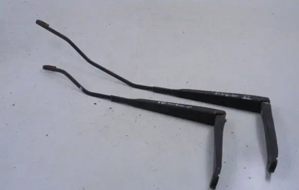Renault Megane II Front wiper blade arm