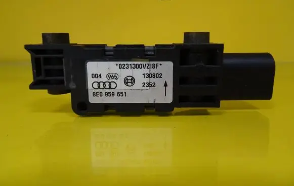 Audi A4 S4 B6 8E 8H Airbag deployment crash/impact sensor 8E0959651