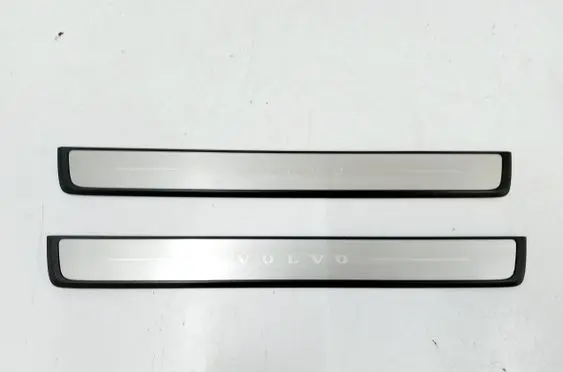 Volvo XC40 Front sill trim cover 32289844