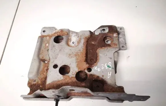 Battery bracket