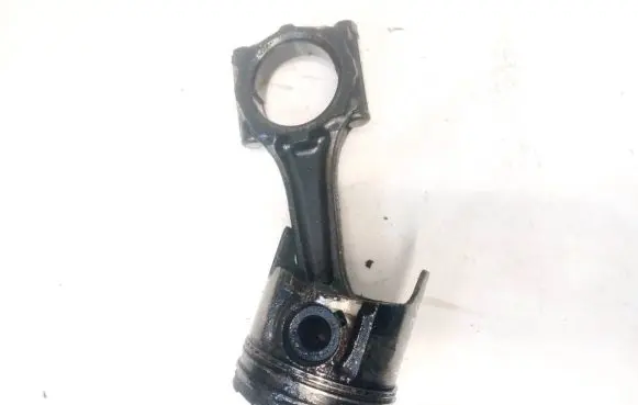 Opel Astra G Piston with connecting rod