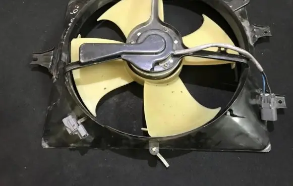 Honda Accord Radiator cooling fan shroud