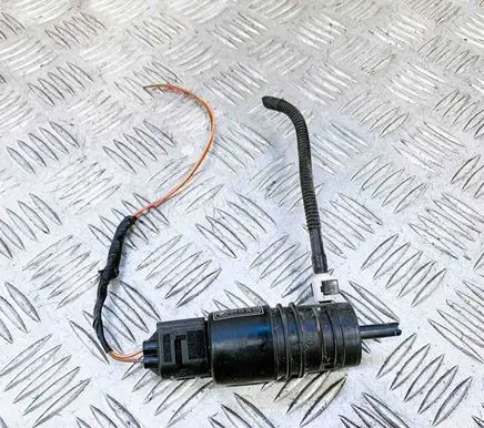 BMW 3 F30 F35 F31 Windscreen/windshield washer pump 3437380 7302589