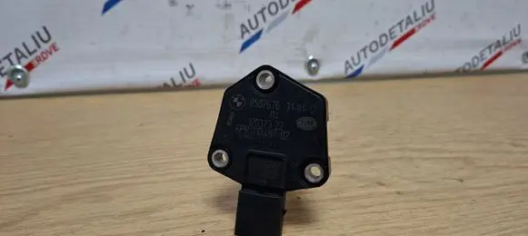 BMW 1 F20 F21 Oil level sensor 8608781