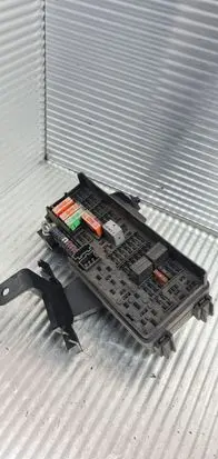 Mercedes-Benz R W251 Fuse module A1645402372 1358385301