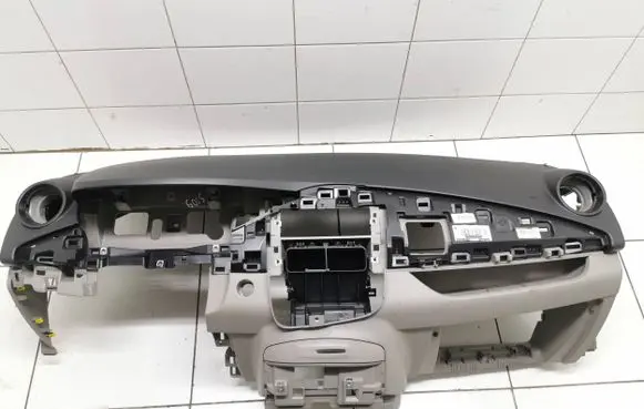 Renault Zoe Dashboard 00119498 620115000e 6161539