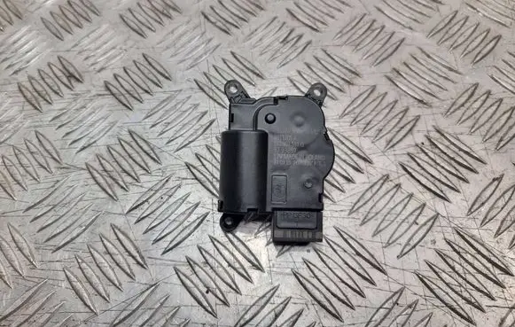 Volkswagen Touran II Air flap motor/actuator T911205A 3293897 1K0907511Q